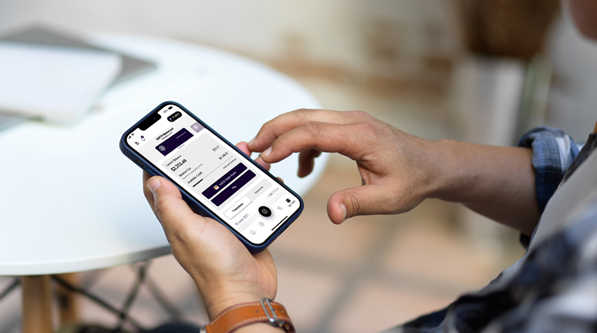 SAVVII credit card experience displayed on a mobile phone
